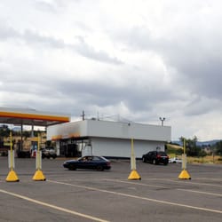 Shell - Lots of Parking at the Shell station that is part of the Petro/Iron Skillet Truck Stop in Phoenix.
