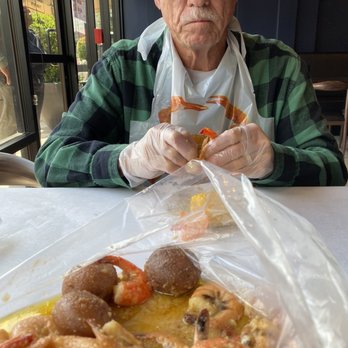 Etouffee Shaking Crab - Enjoying! - Seafood Near Me - Redlands, California Etouffee Shaking Crab - Enjoying! - Seafood Near Me - Redlands, California