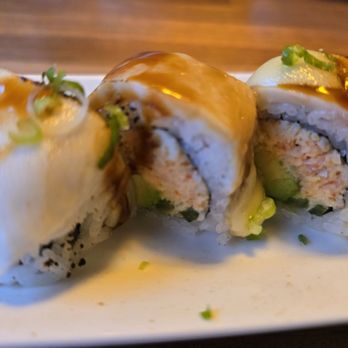 Blowfish Sushi & Ramen - Sakura Roll ($17), with crab mix, jalapeño, avocado, seared white tuna, white truffle oil, wasabi mayo, sweet soy sauce, scallions. - Sushi Bars Near Me - Northfield, Illinois