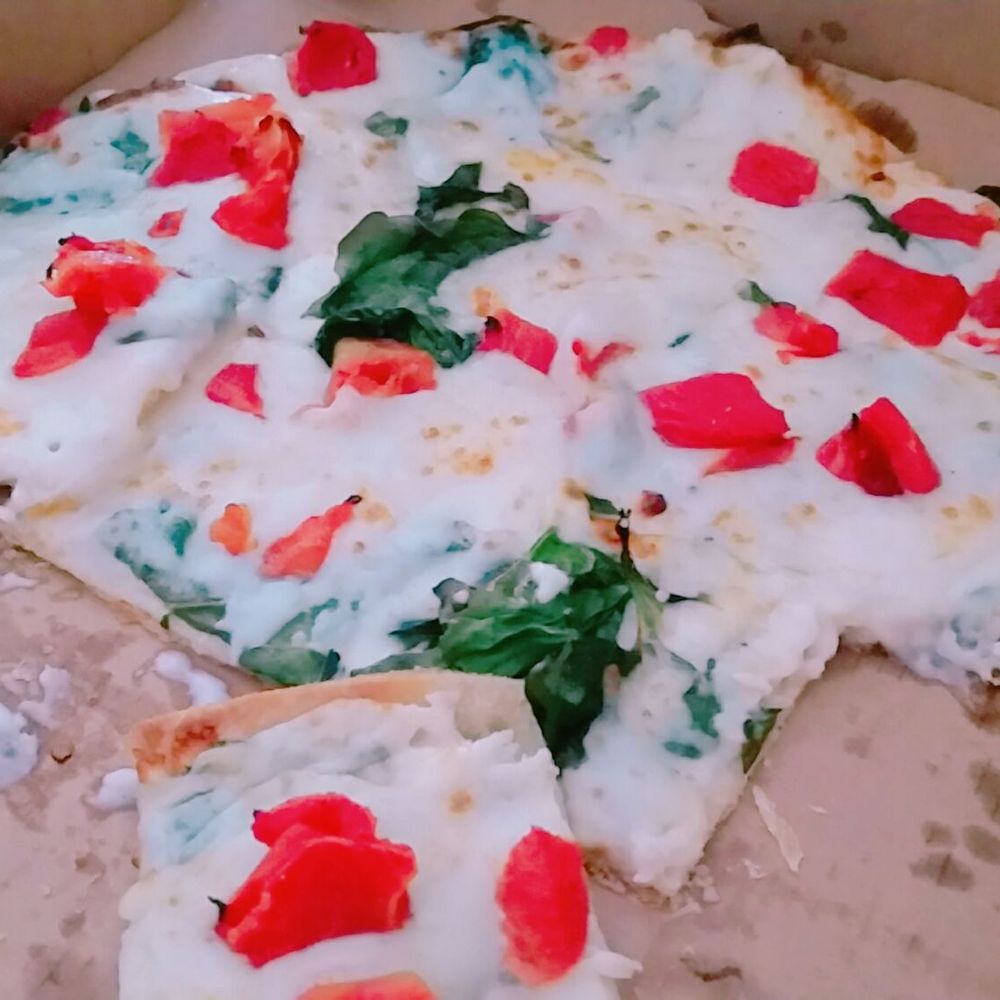 Aww, hell yeah! White sauce with garlic, extra cheese, extra spinach, and tomato on thin crust. Heavenly! Aww, hell yeah! White sauce with garlic, extra cheese, extra spinach, and tomato on thin crust. Heavenly!