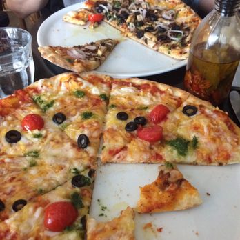 Janine loves Sunday - 2 excellent pizzas - Brasseries Near Me - Paris, 75 Janine loves Sunday - 2 excellent pizzas - Brasseries Near Me - Paris, 75