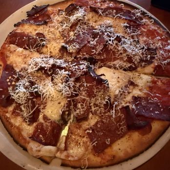 Harry's Pizza E Vino - Pizza Near Me - Elkhart Lake, Wisconsin