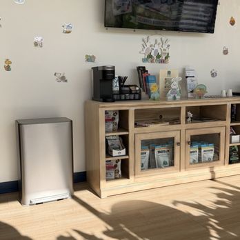 Epic Pet Center - Waiting area - Veterinarians Near Me - Laguna Niguel, California Epic Pet Center - Waiting area - Veterinarians Near Me - Laguna Niguel, California