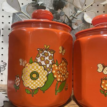 Vendors' Village - Antiques Near Me - Clarksville, Indiana