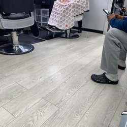 StarLines Hair Salon - Let's get it cut.