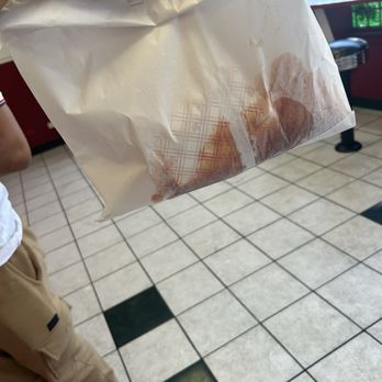 Harold's Chicken Shack No 87 - Chicken Wings Near Me - Chicago, Illinois