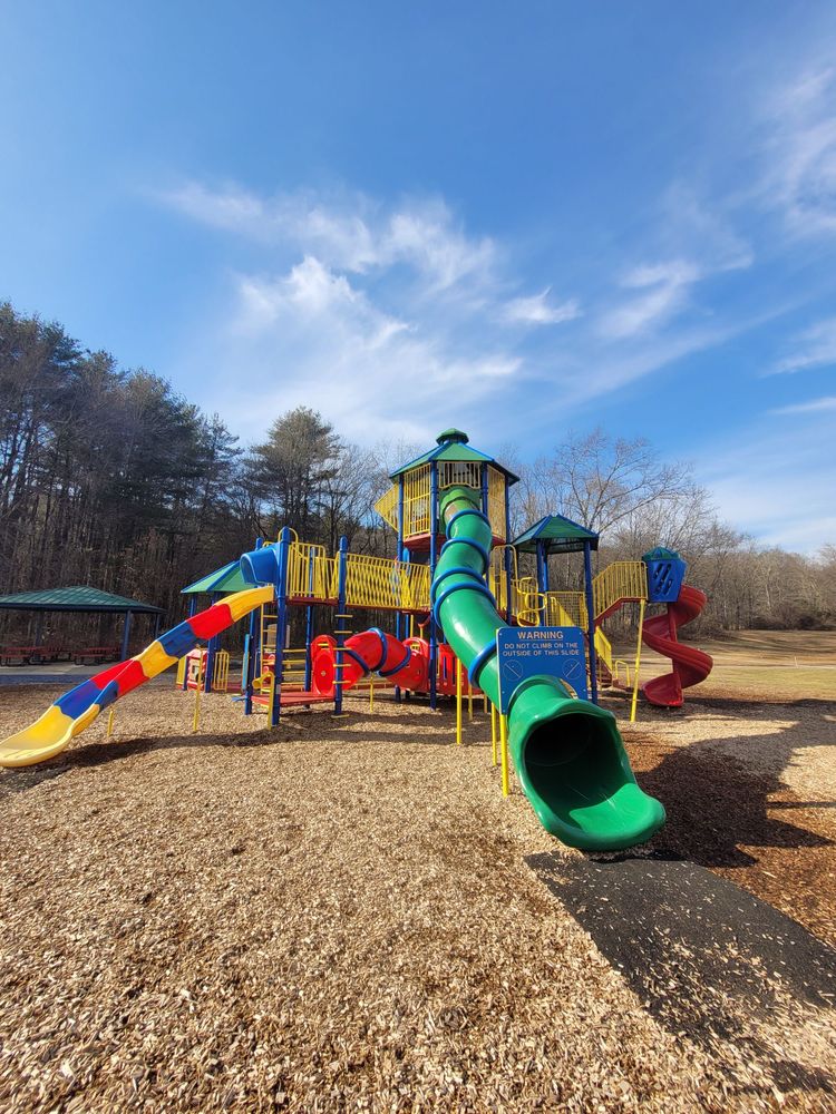 CHERRY BROOK PRIMARY SCHOOL 4 Barbourtown Rd, Canton, Connecticut