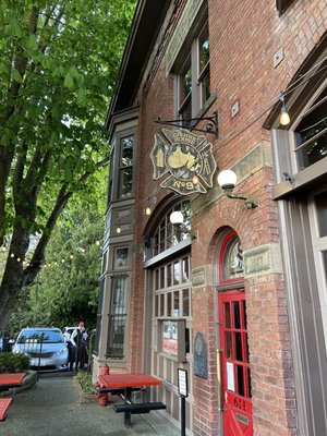 E9 Firehouse & Gastropub by null