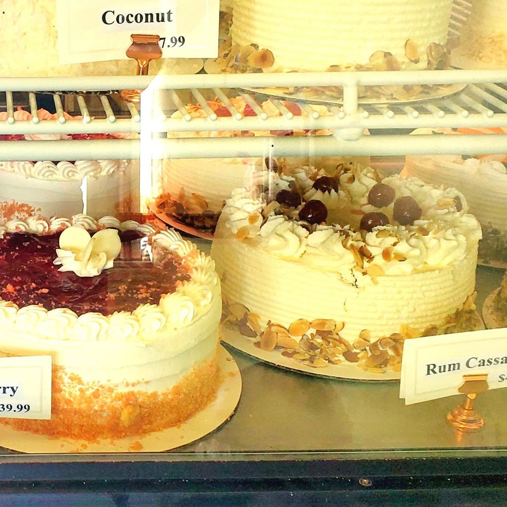 Suvee Sweets Cakerie - a variety of cakes - Custom Cakes Near Me - Gladstone, Missouri Suvee Sweets Cakerie - a variety of cakes - Custom Cakes Near Me - Gladstone, Missouri