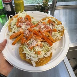 Cenaduria Michoacana - Media orden de enchiladas