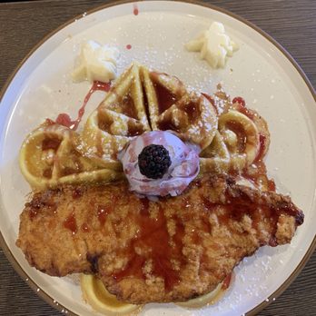 Red Maple - Fried chicken lemon velvet waffle - Cafes Near Me - Los Angeles, California Red Maple - Fried chicken lemon velvet waffle - Cafes Near Me - Los Angeles, California