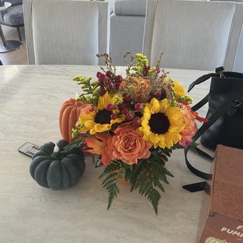 Flowers By Donna - Deluxe Fall Bouquet in Pumpkin! - Florists Near Me - Annapolis, Maryland