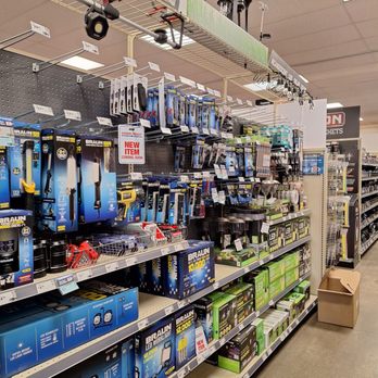 Harbor Freight Tools - Shop/garage lighting - Hardware Stores Near Me - Vancouver, Washington