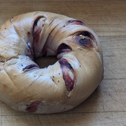 Hot Bagels Abroad - Blueberry. (Cannot taste any blueberry!)