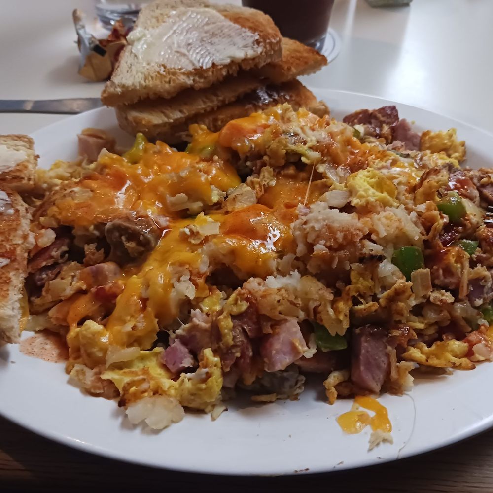 Gils K9 Bar - Skillet Scramble.  Looks bad, tastes great. - Sports Bars Near Me - Boise, Idaho