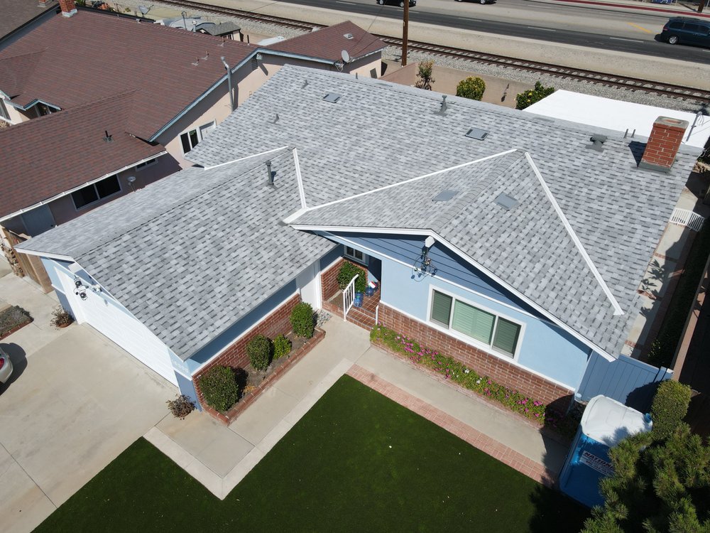 Slide of 3G Tres Generaciones Roofing