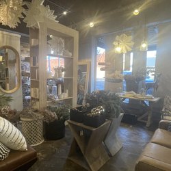 The Feathered Nest - Decor
