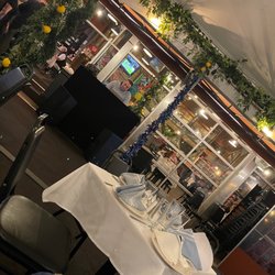 Patrizia's of Long Island - Indoor/outdoor seating