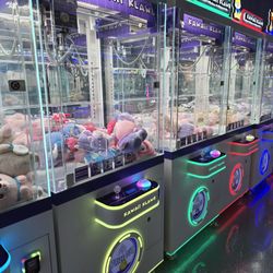 Kawaii Klaws - Good environment. Very helpful and can walk out with a stuffed animal
