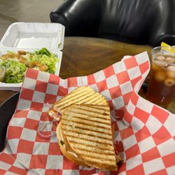 Oliver’s Cafe by the Falls - Veggie panning very tasty and fresh!