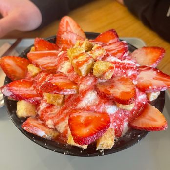 Sul & Beans - strawberry and cheese bingsoo - Desserts Near Me - Irvine, California Sul & Beans - strawberry and cheese bingsoo - Desserts Near Me - Irvine, California