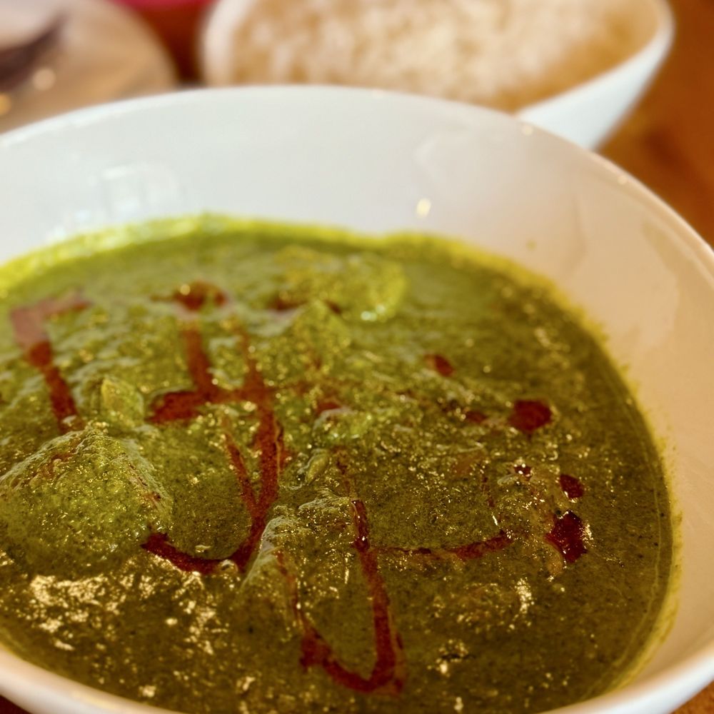 Gol Bowl - Chicken Saag - Indian Near Me - Maplewood, Missouri Gol Bowl - Chicken Saag - Indian Near Me - Maplewood, Missouri