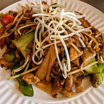 Mali Thai Cuisine - Drunken noodles with chicken, delish! - Thai Near Me - Springfield, Oregon Mali Thai Cuisine - Drunken noodles with chicken, delish! - Thai Near Me - Springfield, Oregon