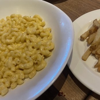 Yard House - Kids Mac & cheese with fries - Bars Near Me - Hanover, Maryland Yard House - Kids Mac & cheese with fries - Bars Near Me - Hanover, Maryland