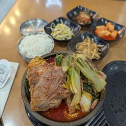 Jangteo Gukbap - Gamja Tang (Pork Bone Soup)