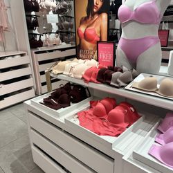 Victoria's Secret & PINK