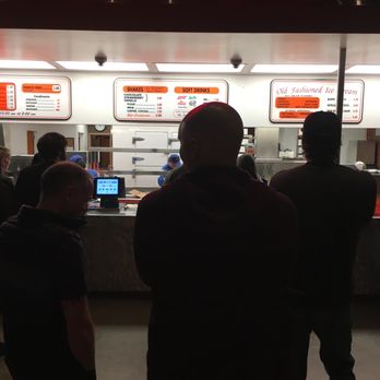 Dick's - The line - Fast Food Near Me - Seattle, Washington