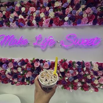 Krispy Mango Cafe & Bakeshop - Cookies N Cream Ice cream - Ice Cream & Frozen Yogurt Near Me - Huntington, New York Krispy Mango Cafe & Bakeshop - Cookies N Cream Ice cream - Ice Cream & Frozen Yogurt Near Me - Huntington, New York