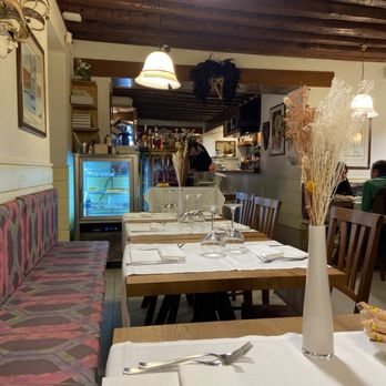 Povoledo - Interior - Trattorie Near Me - Venezia, VE Povoledo - Interior - Trattorie Near Me - Venezia, VE