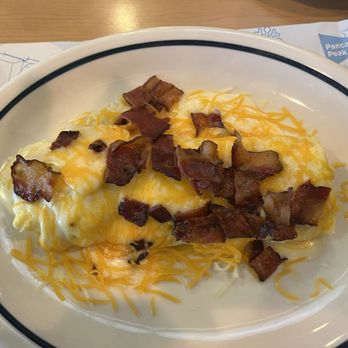 IHOP - Bacon Temptation Omelette - Breakfast & Brunch Near Me - Springfield, Illinois IHOP - Bacon Temptation Omelette - Breakfast & Brunch Near Me - Springfield, Illinois