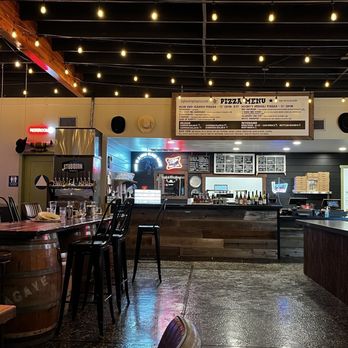 High & Mighty Pizza Joint - Pizza Near Me - Gilroy, California