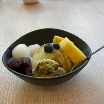 Rinka - Green tea ice cream w/ mochi - Japanese Near Me - Honolulu, Hawaii