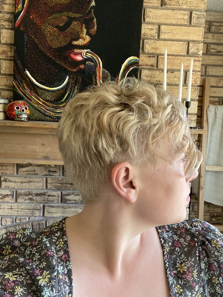 KADIZA HAIR STUDIO 89 Photos & 25 Reviews 7604 Milwaukee, Lubbock