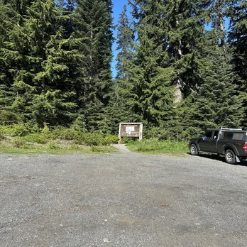 lodge lake Trail - Trailhead - Hiking Near Me