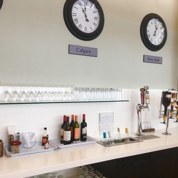 Aspire Transborder US Lounge - Booze Bar - Airport Lounges Near Me - Calgary, Alberta