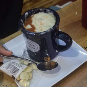 Papa's Raw Bar - Mo's Chowder Half& Half - Seafood Near Me - Lighthouse Point, Florida
