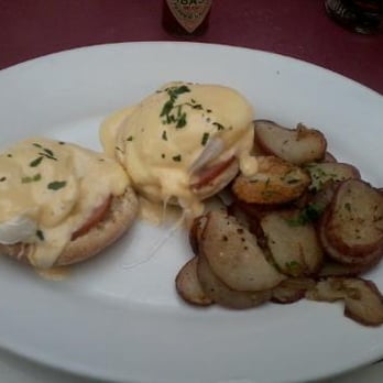 Carnation Cafe - Eggs Benedict - American Near Me - Anaheim, California
