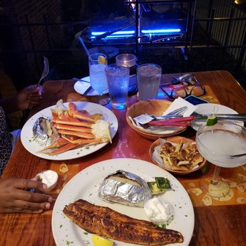 King Crab House - Salmon and snow crab - Seafood Near Me - Chicago, Illinois King Crab House - Salmon and snow crab - Seafood Near Me - Chicago, Illinois