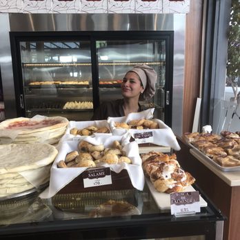 Pertutti - No words - Cafeteria Near Me - Avellaneda, C