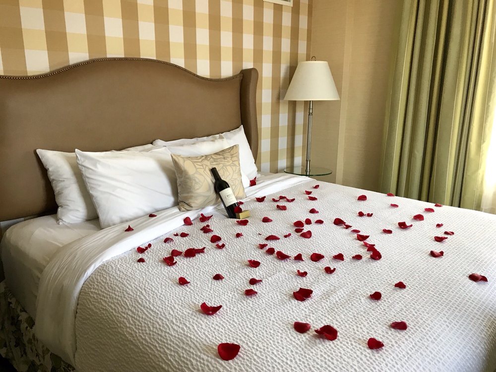 THE RAPHAEL HOTEL - 191 Photos & 151 Reviews - Hotels - 325 Ward Pkwy ...