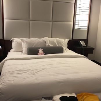 Ivy Hotel - King bedroom - Hotels Near Me - Chicago, Illinois
