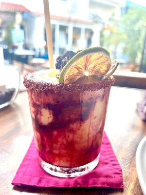 Lola Valentina by null