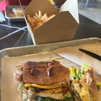 CRAFT BURGER By Shane - North Main - Craft Classic grilled chicken sandwich &House Fries - Burgers Near Me - Alpharetta, Georgia