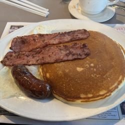 Arlington Diner - Pancakes, eggs , turkey bacon, turkey sausage