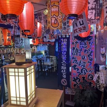 Dragon Sushi - Indoor decor. - Sushi Bars Near Me - Albuquerque, New Mexico
