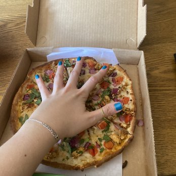 Pizza Twist - Pizza Near Me - Edison, New Jersey